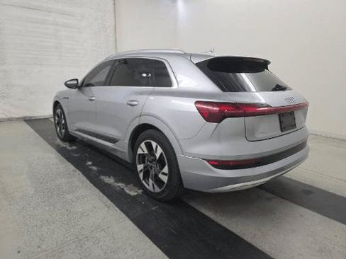 Used 2022 Audi e-tron Premium AWD/4WD image 6