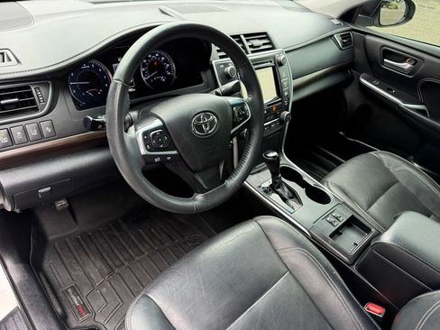 Used 2017 Toyota Camry XLE w/ Moonroof Package FWD image 12