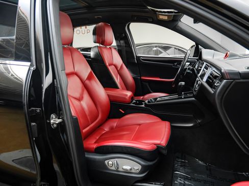 Used 2022 Porsche Macan S AWD/4WD image 42
