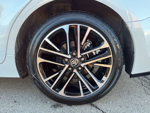 Used 2025 Toyota Camry XLE image 16