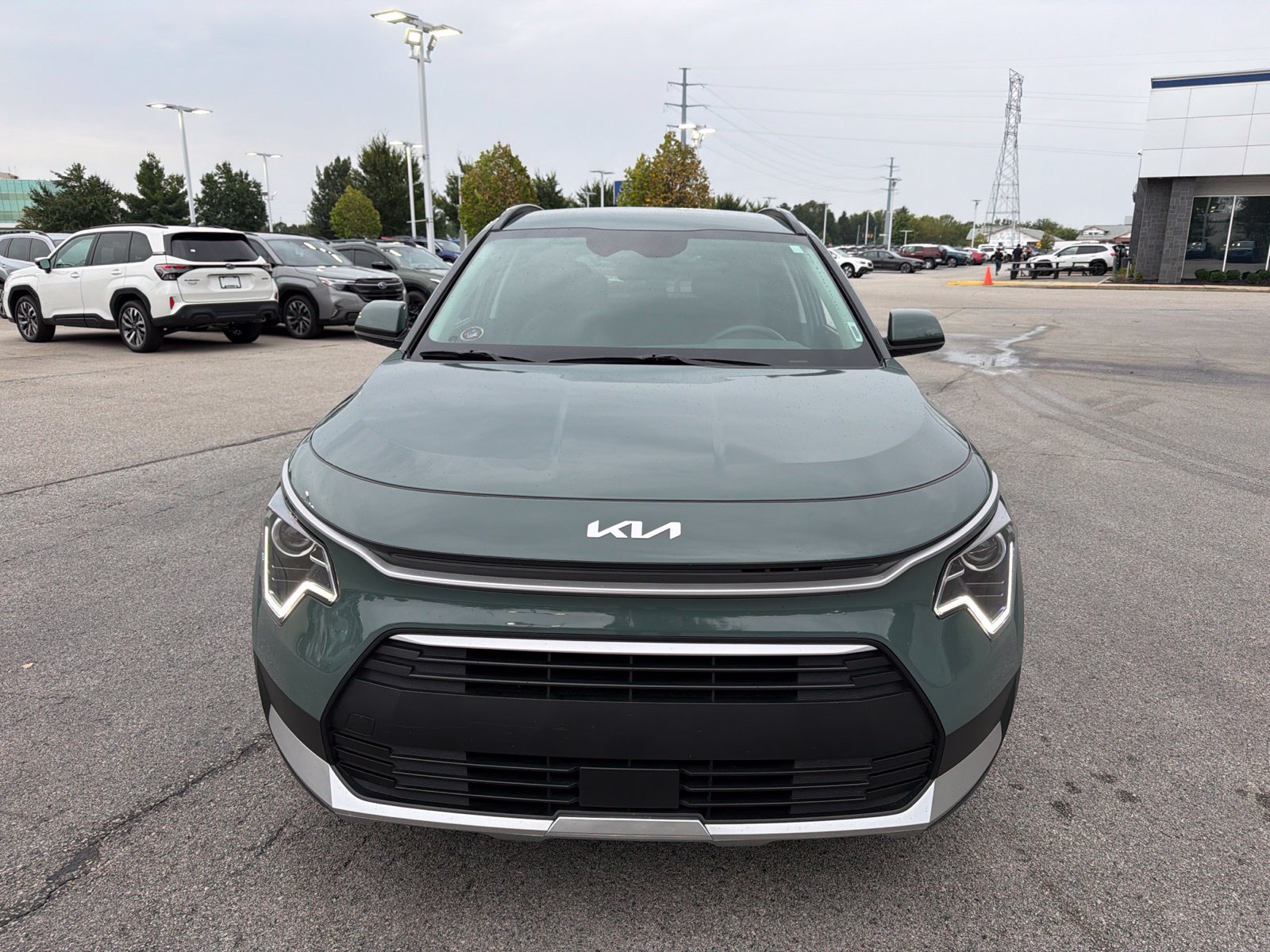 Used 2024 Kia Niro EX FWD image 3