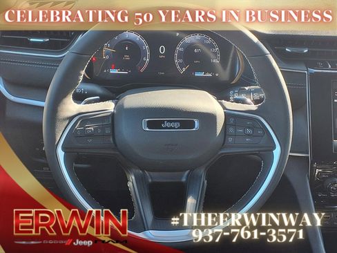 New 2025 Jeep Grand Cherokee Laredo image 12