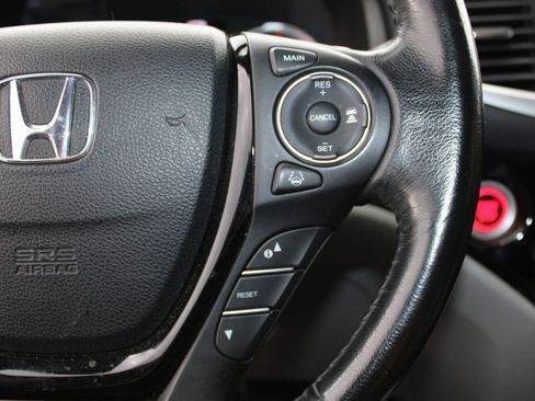 Used 2016 Honda Pilot Touring image 37