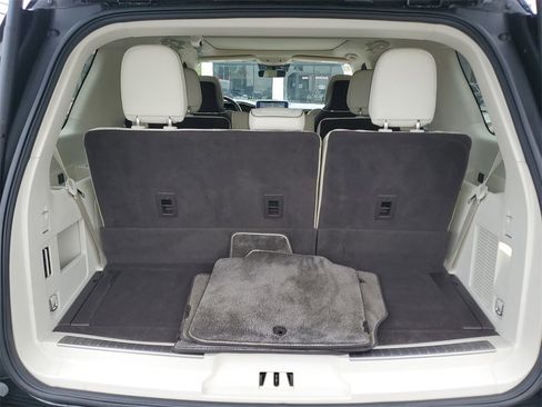 Used 2021 Lincoln Navigator Black Label w/ Cargo Convenience Package image 9