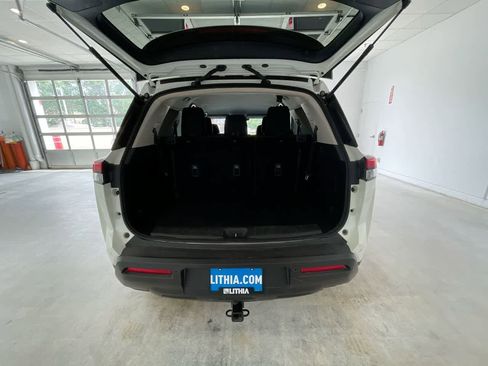 Used 2022 Nissan Pathfinder SV image 23