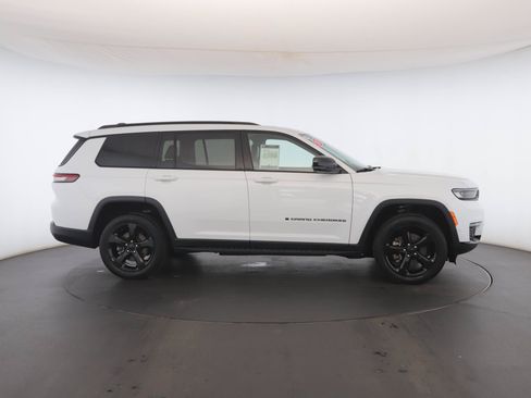 Used 2023 Jeep Grand Cherokee L Limited w/ Luxury Tech Group II AWD/4WD image 24
