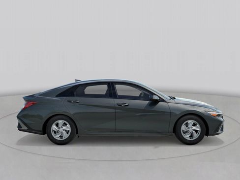 New 2026 Hyundai Elantra SE FWD image 7
