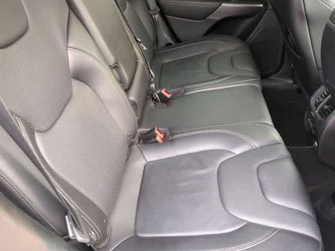 Certified 2019 Jeep Cherokee Limited AWD/4WD image 22