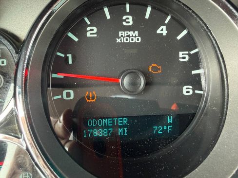 Used 2009 Chevrolet Silverado 2500 LT w/ Suspension Package, Off-Road AWD/4WD image 21