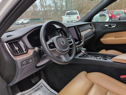 Used 2021 Volvo XC60 T5 Inscription w/ Protection Package Premier image 9