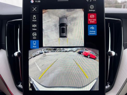 New 2026 Volvo XC60 B5 Ultra w/ Protection Package Premier image 19