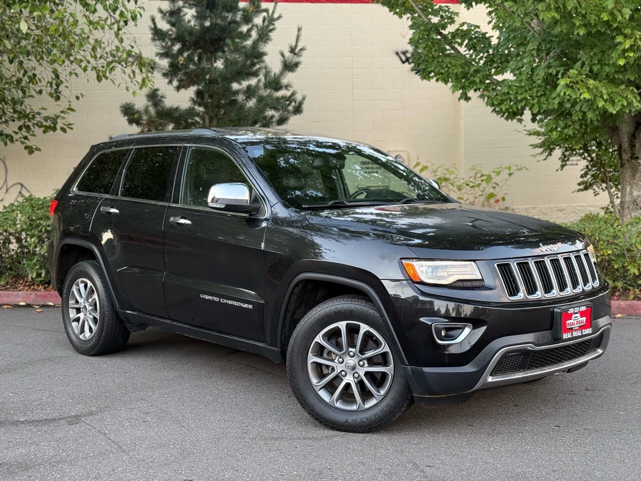 Used 2014 Jeep Grand Cherokee Limited AWD/4WD image 2