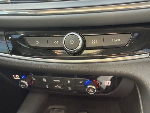 Used 2020 Buick Enclave Essence w/ Sound and Sites Package image 16