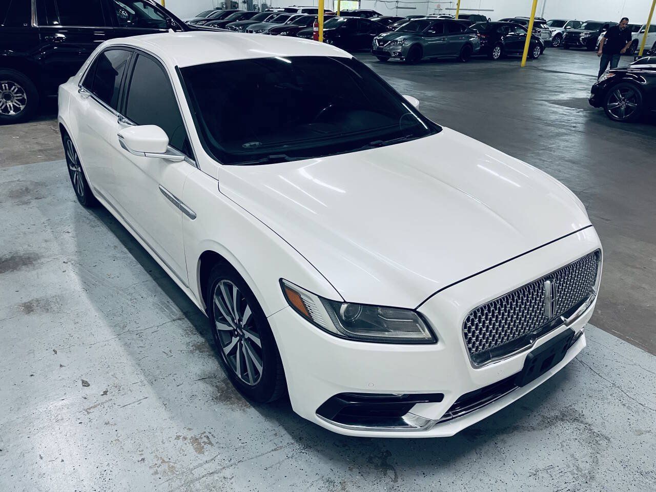 Used 2019 Lincoln Continental Premiere FWD image 11