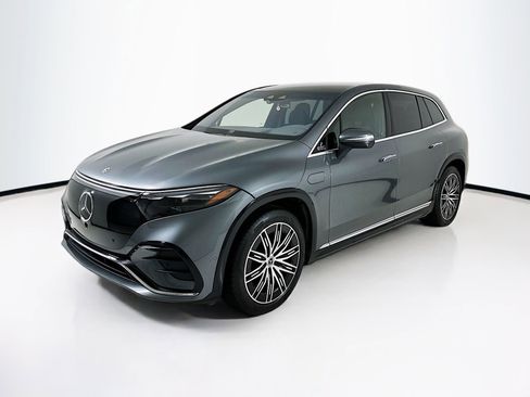 Used 2023 Mercedes-Benz EQS 580 4MATIC SUV image 3