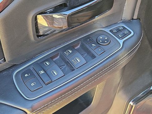 Used 2023 RAM 2500 Limited image 24