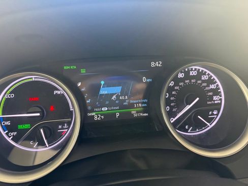 Used 2024 Toyota Camry XLE w/ Navigation Package FWD image 4