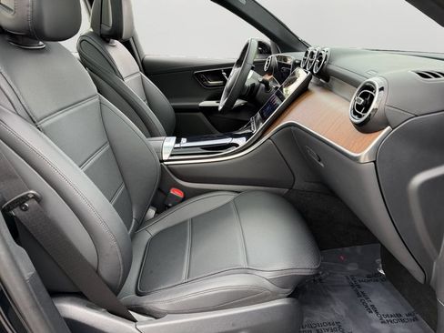 Used 2025 Mercedes-Benz GLC 300 4MATIC image 8