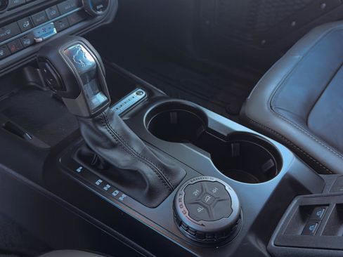 Used 2025 Ford Bronco Outer Banks image 15