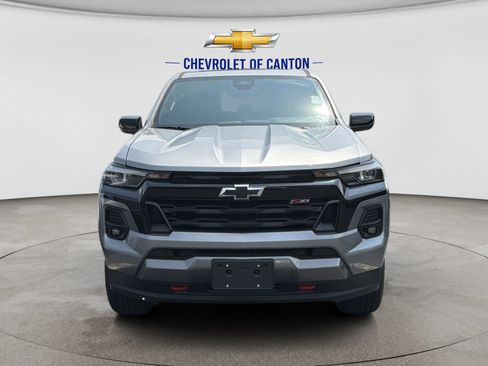 Used 2023 Chevrolet Colorado Z71 w/ Z71 Convenience Package 2 AWD/4WD image 2