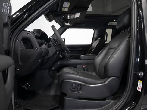 Used 2023 Land Rover Defender 90 V8 image 19