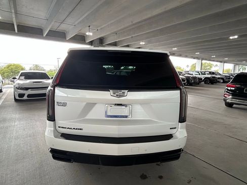Used 2022 Cadillac Escalade Sport image 4