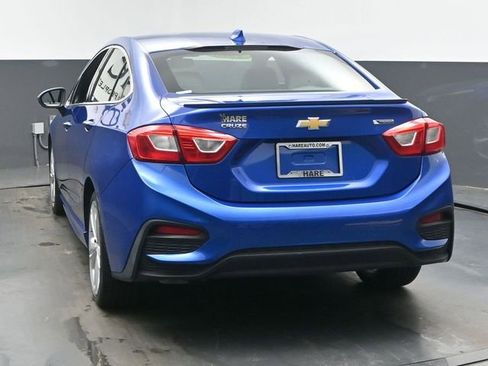 Used 2018 Chevrolet Cruze Premier FWD image 32