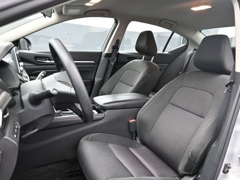Used 2023 Nissan Altima 2.5 SV FWD image 17