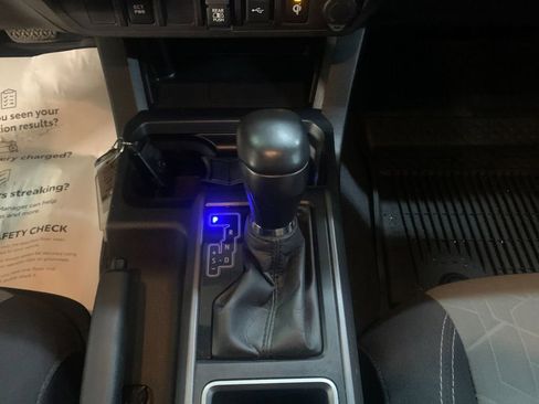 Used 2020 Toyota Tacoma TRD Sport AWD/4WD image 24