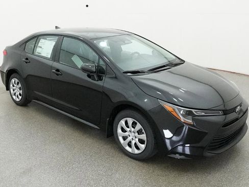 Used 2026 Toyota Corolla LE image 16