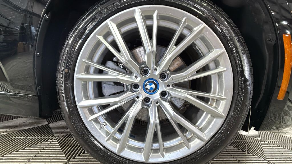 Used 2024 BMW 330e xDrive AWD/4WD image 34