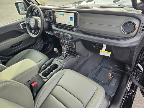 New 2026 Jeep Gladiator Mojave image 15