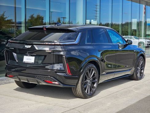 New 2026 Cadillac Lyriq V AWD/4WD image 5