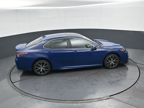 Used 2023 Toyota Camry SE w/ Cold Weather Package image 41