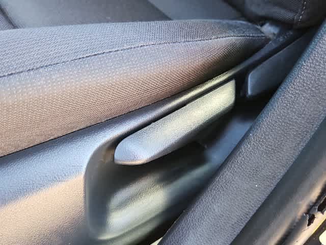 Used 2025 Toyota Corolla LE FWD image 15