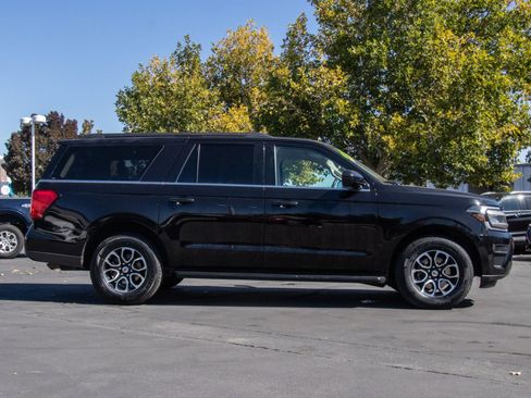 Used 2024 Ford Expedition Max XLT image 8