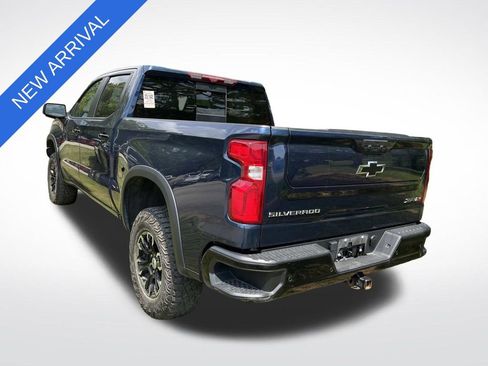 Used 2023 Chevrolet Silverado 1500 ZR2 w/ Technology Package AWD/4WD image 5