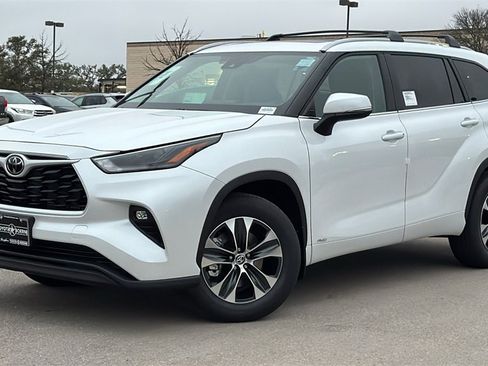New 2026 Toyota Highlander XLE image 35
