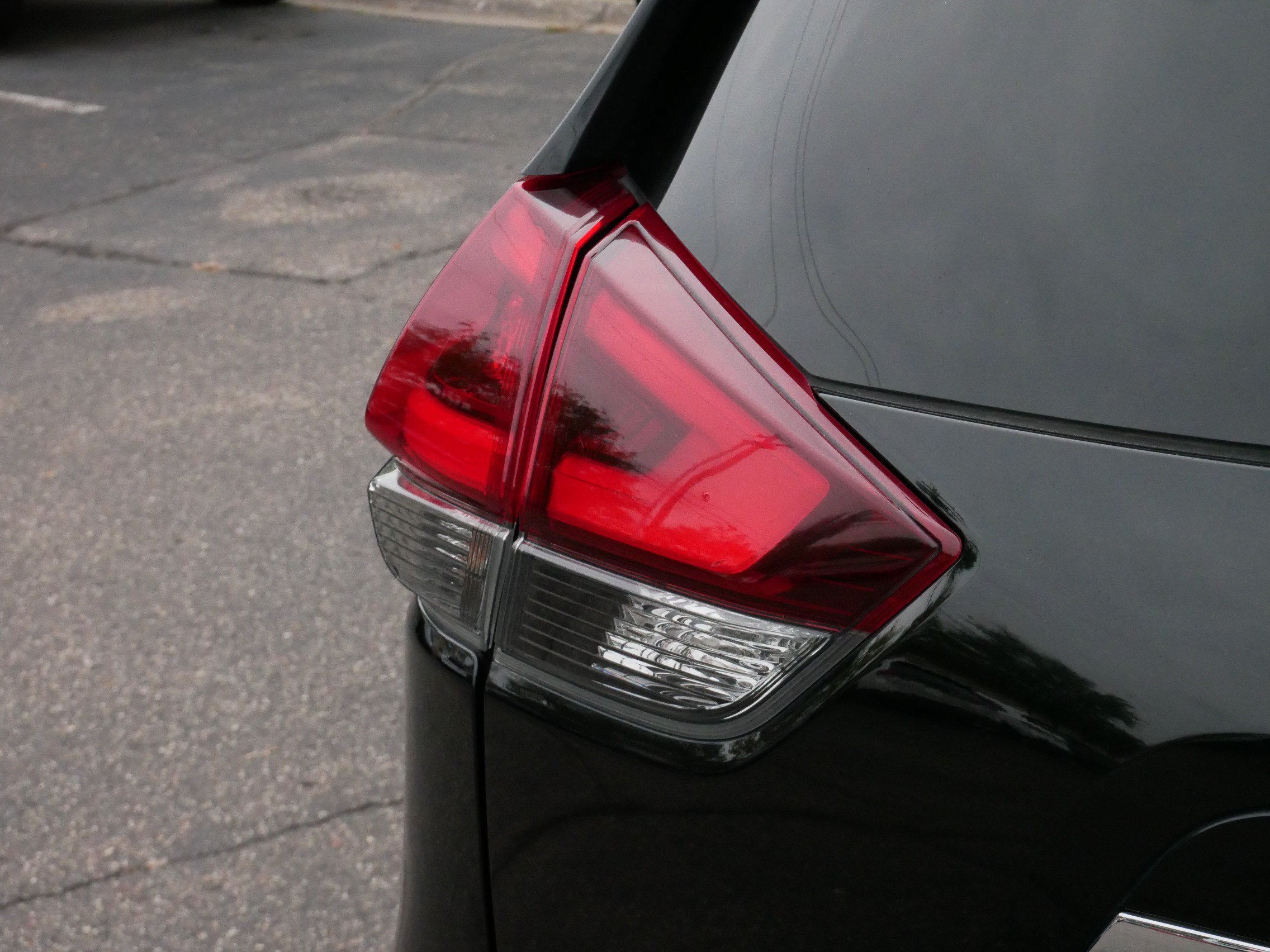 Used 2020 Nissan Rogue SV AWD/4WD image 17