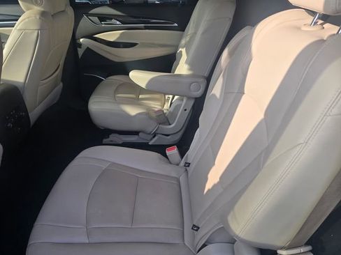 Used 2023 Buick Enclave Essence image 12