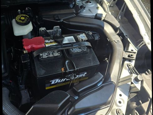 Used 2017 Nissan Rogue SV FWD image 28