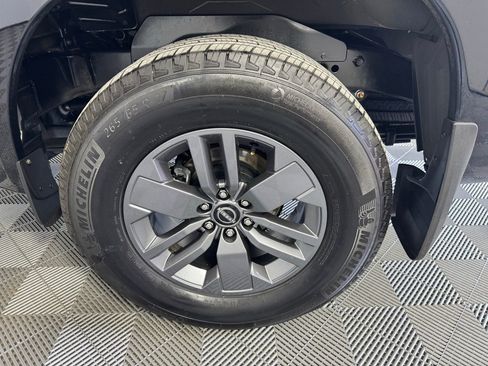 Used 2025 Nissan Frontier SV RWD image 39