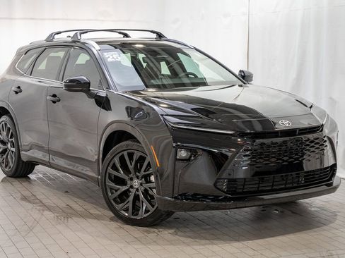 Used 2025 Toyota Crown Signia w/ Advanced Technology Package image 1