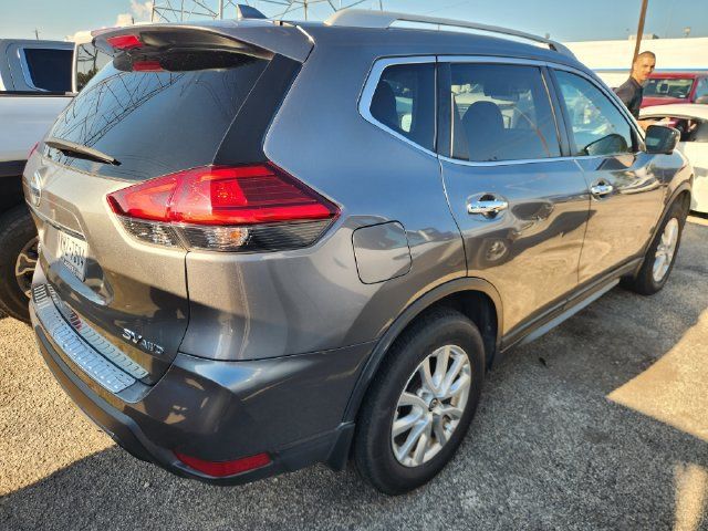 Used 2017 Nissan Rogue SV AWD/4WD image 4