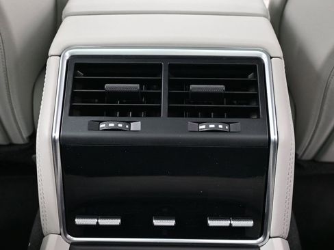 Used 2022 Porsche Panamera 4 image 8