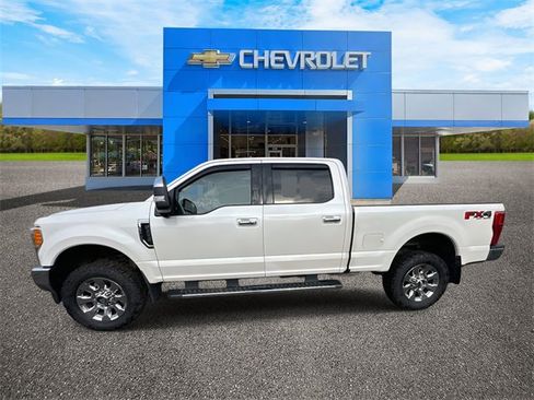 Used 2019 Ford F250 Lariat w/ Lariat Ultimate Package image 3