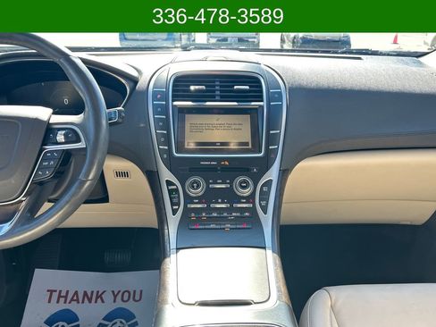Used 2019 Lincoln Nautilus Select image 23