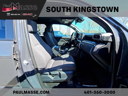 Used 2025 Toyota Tacoma SR5 AWD/4WD image 21