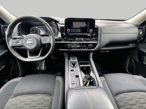 Certified 2025 Nissan Pathfinder SV FWD image 15