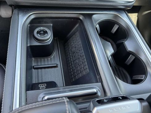 Used 2025 Ford Expedition Max Platinum AWD/4WD image 9